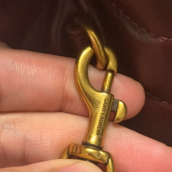 Burgundy Quilted Crossbody bag - Picture 4 of 11